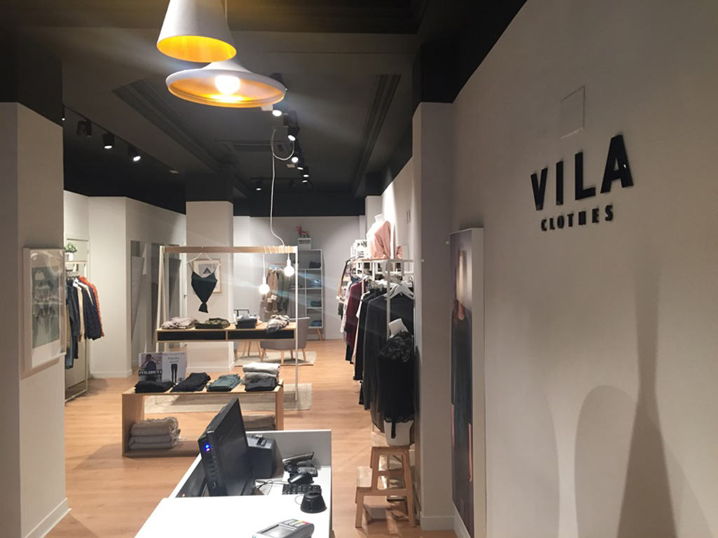 Rehabilitación integral local comercial Vila Bilbao · Arra